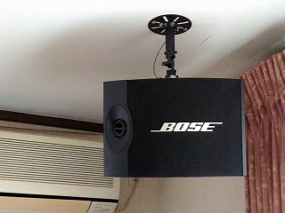 BOSEの301Vスピーカーの写真